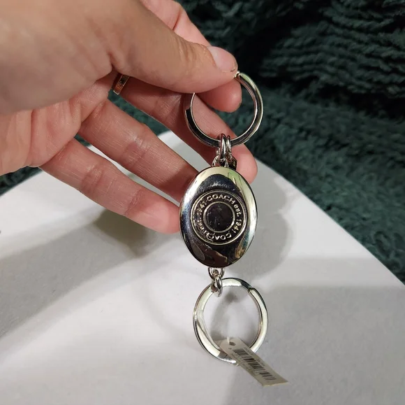 Coach Vintage Valet Turnlock Keychain - Picture 4 of 7
